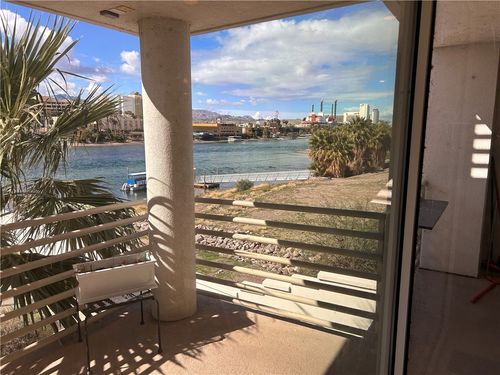 r2-211 Moser Ave, Bullhead City, AZ, 86429-5247 | Card Image