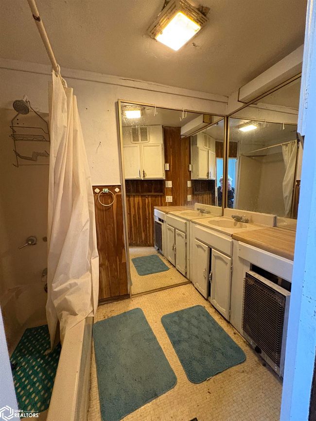 902 4 Th St, Home with 1 bedrooms, 1 bathrooms and 2 parking in Livermore IA | Image 13