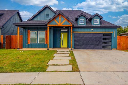 3008 Walker St, Fort Worth, TX, 76105-4420 | Card Image
