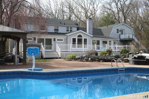 16 Diana Dr, Woodbridge, CT, 06525-1217 | Card Image