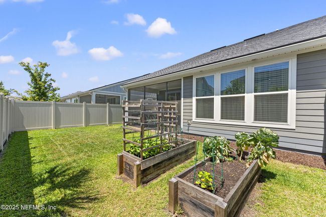 Private backyard with garden | Image 26