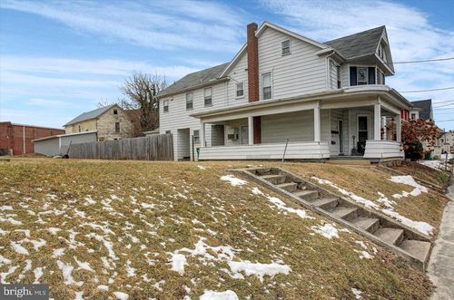 a-230 W 2nd St, WAYNESBORO, PA, 17268-2626 | Card Image