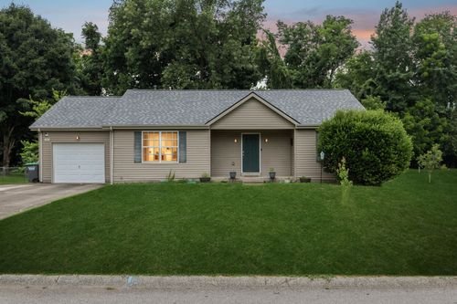 404 Kelsey Dr, Clarksville, TN, 37042-6167 | Card Image