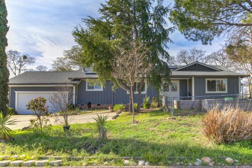 3326 Hartvickson Ln, Valley Springs, CA, 95252-8847 | Card Image