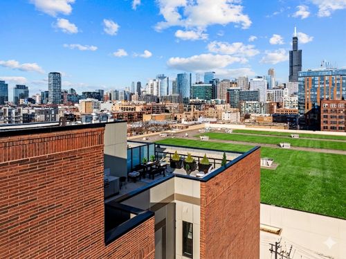 phd-323 Racine Ave, Chicago, IL, 60607-2817 | Card Image
