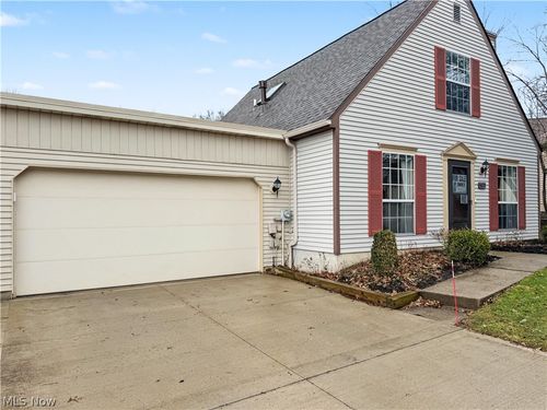1766 Stone Creek Ln, Twinsburg, OH, 44087-2700 | Card Image