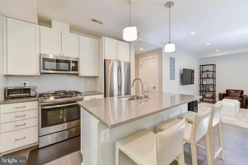 apt-5-3921 Fulton St Nw, WASHINGTON, DC, 20007-1377 | Card Image