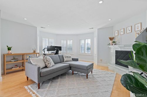 apt-201-490 33rd Ave, San Francisco, CA, 94121-1657 | Card Image