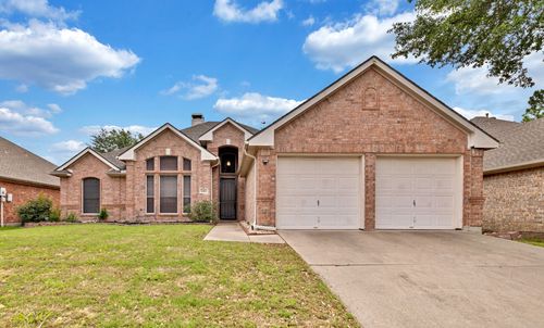 6305 Clear Pool Dr, Arlington, TX, 76018-3129 | Card Image