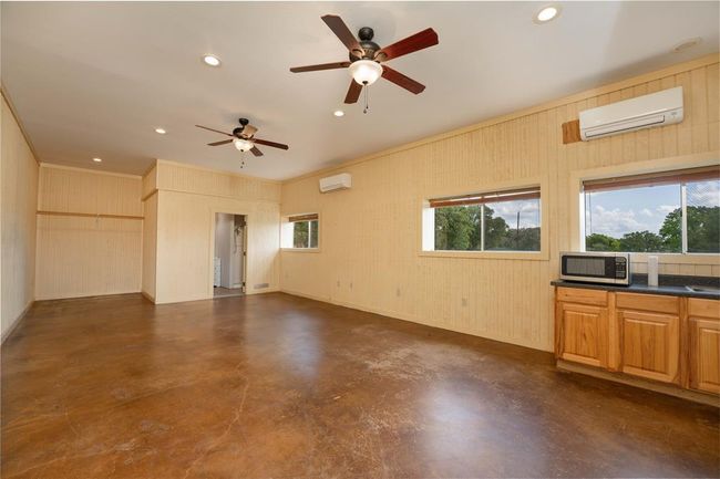 1470 S Nassau Rd, Home with 3 bedrooms, 3 bathrooms and null parking in Round Top TX | Image 25
