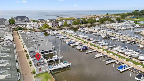 33 Harbor Isle Dr, New Buffalo, MI, 49117-1093 | Card Image