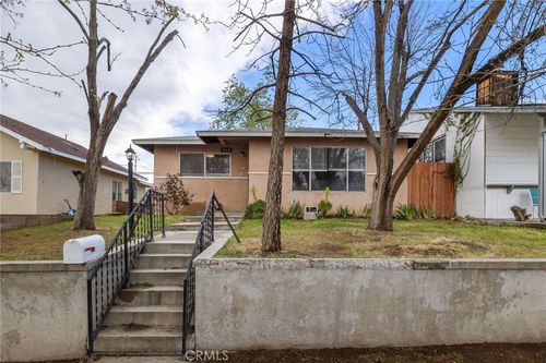 417 B St, Taft, CA, 93268-3820 | Card Image