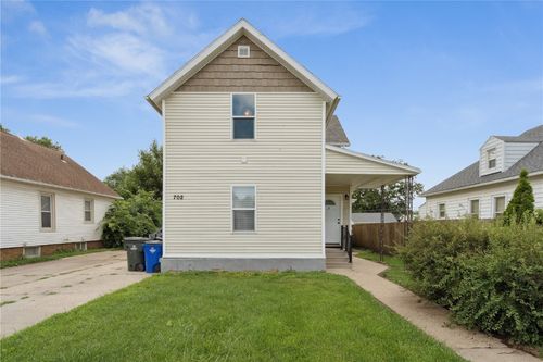 702 9th St Sw, Cedar Rapids, IA, 52404-1946 | Card Image