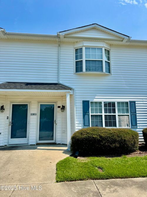 sss4-3939 Sterling Pointe Dr, Winterville, NC, 28590-5830 | Card Image