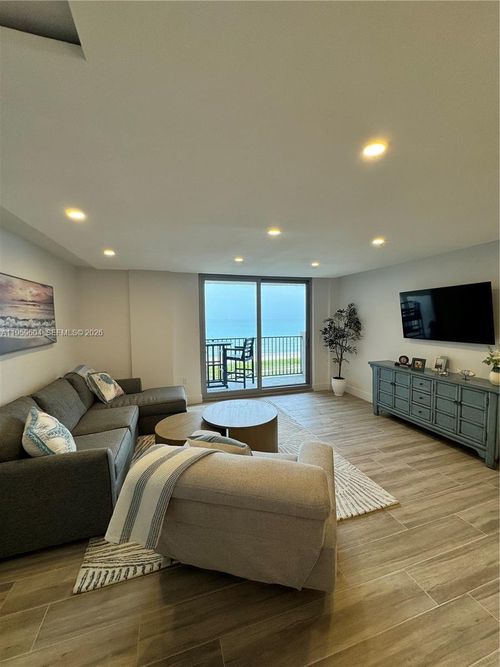 810-9273 Collins Ave, Surfside, FL, 33154-3037 | Card Image