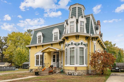 300 E Union St, Manchester, IA, 52057-1429 | Card Image