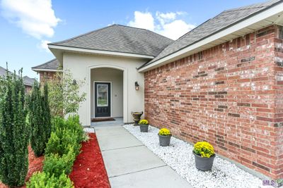 37285 Brigantines Ave, House other with 3 bedrooms, 2 bathrooms and null parking in Prairieville LA | Image 2