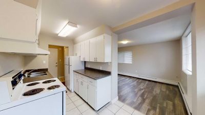 208 - 9932 105 Ave, Condo with 1 bedrooms, 1 bathrooms and null parking in Grande Prairie AB | Image 2