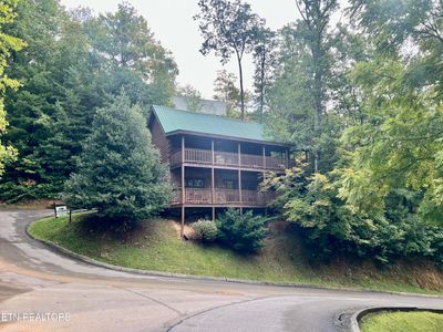 640 Cub Path Way, House other with 2 bedrooms, 2 bathrooms and null parking in Gatlinburg TN | Image 1