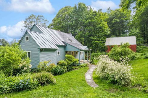 9 Farnham Dr, Tunbridge, VT, 05077-8801 | Card Image