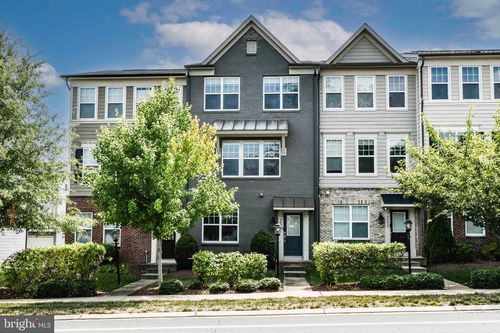 44025 Eastgate View Dr, CHANTILLY, VA, 20152-6120 | Card Image