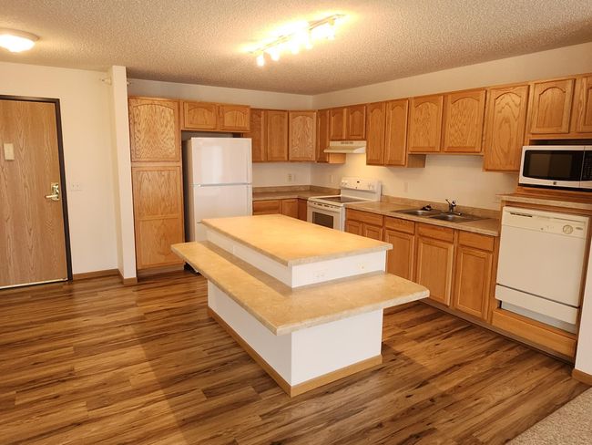 Full Kitchen | Image 4