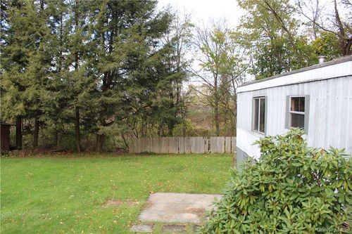 16 Tanglewood Park Dr, Marlboro, NY, 12542-5536 | Card Image