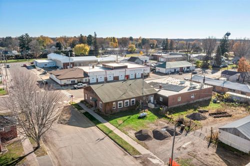 205 2nd St Sw, Braham, MN, 55006-3103 | Card Image