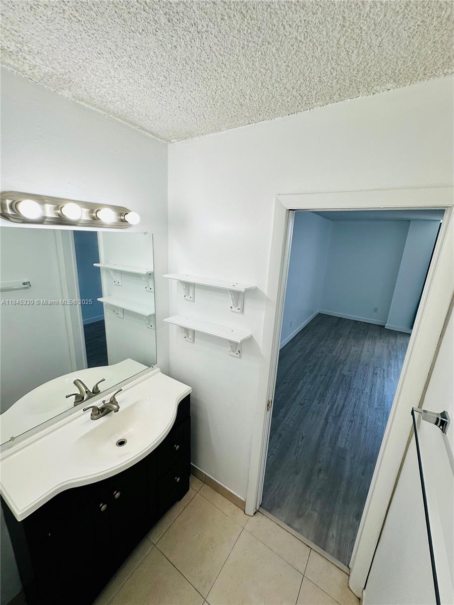 Residential in North Miami 3