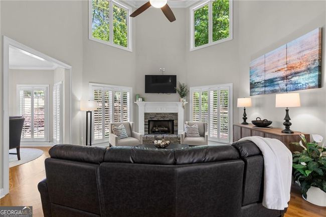 405 Joanna Tae Ct, House other with 5 bedrooms, 5 bathrooms and 3 parking in Alpharetta GA | Image 16