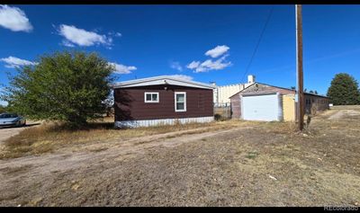 Corner lot and huge garage! | Image 1