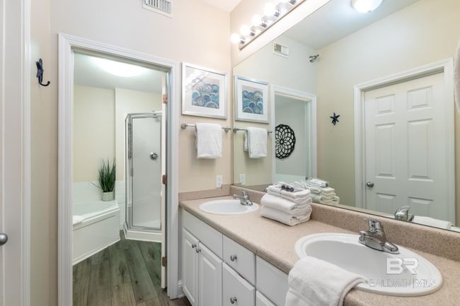 Bathroom | Image 23