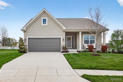 527 Columbia Downs Dr, Lake St Louis, MO, 63367-6557 | Card Image