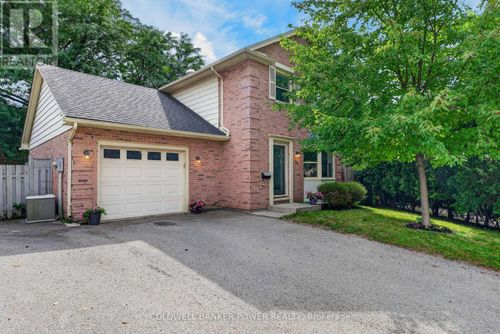 34 Comox Crt, London, ON, N6K3K9 | Card Image