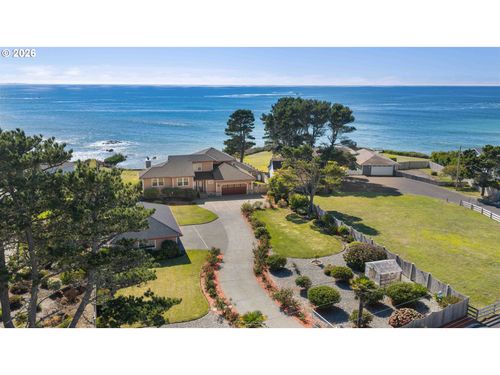 98686 Fox Dr, Brookings, OR, 97415-9303 | Card Image