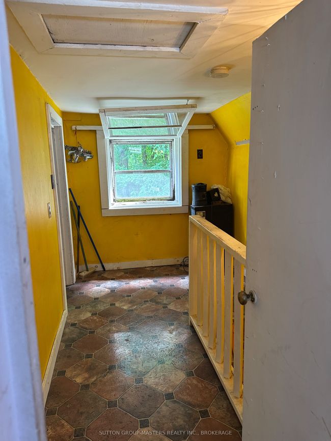 31 White Rd, House other with 4 bedrooms, 1 bathrooms and 4 parking in Godfrey ON | Image 20