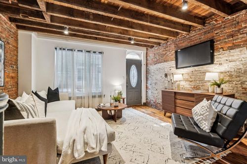 1318 S Warnock St, PHILADELPHIA, PA, 19147-5627 | Card Image