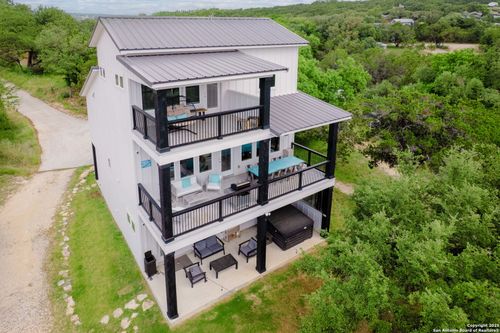 2488 Waterfront Park Dr, Canyon Lake, TX, 78133-6108 | Card Image