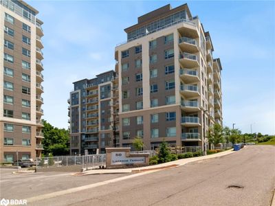 702 - 58 Lakeside Terr, Home with 2 bedrooms, 2 bathrooms and 1 parking in Barrie ON | Image 1