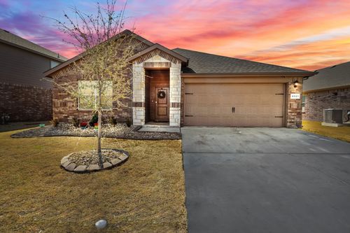 8921 Eagles Landing Dr, Fort Worth, TX, 76179-3093 | Card Image