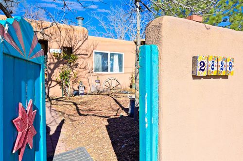 2829 Siringo Rd, Santa Fe, NM, 87507-5153 | Card Image