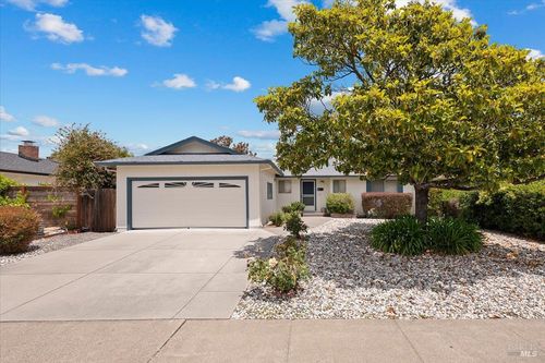 405 Ely Blvd S, Petaluma, CA, 94954-3811 | Card Image