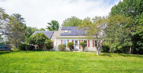 26 Hunters Hill Cir, Amherst, MA, 01002-3117 | Card Image