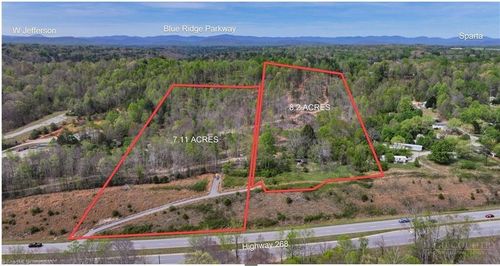 161 Queen Dr, North Wilkesboro, NC, 28659-7304 | Card Image