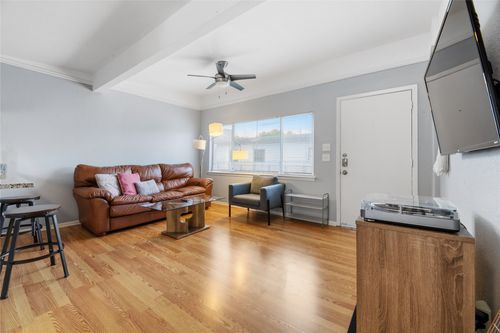 apt-204-2408 Longview St, Austin, TX, 78705-4224 | Card Image