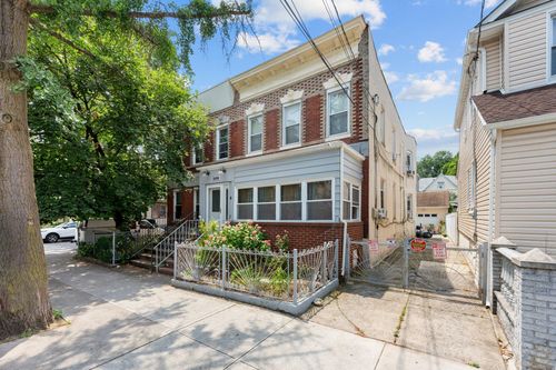 86 102nd, New York, NY, 11418 | Card Image