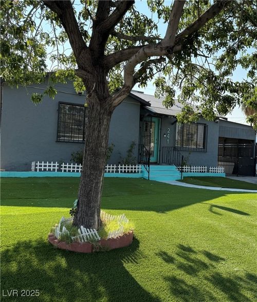 241 N 19th St, Las Vegas, NV, 89101-4404 | Card Image
