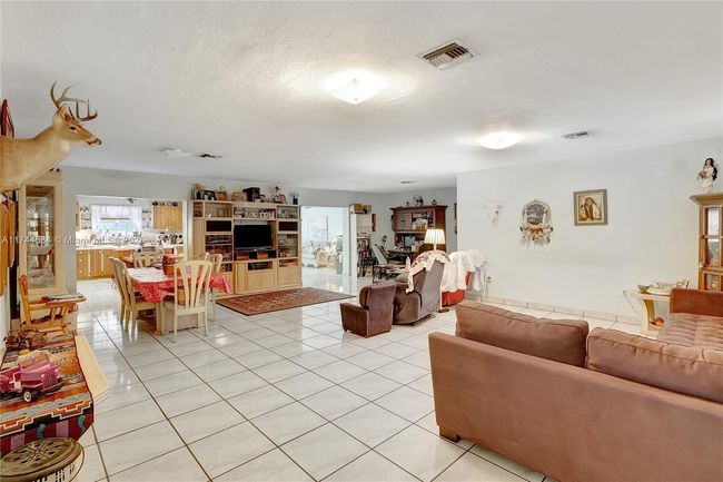 9299 Jamaica Dr, House other with 4 bedrooms, 2 bathrooms and null parking in Cutler Bay FL | Image 5
