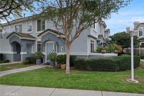 686 Azure Ln, Corona, CA, 92879-7856 | Card Image