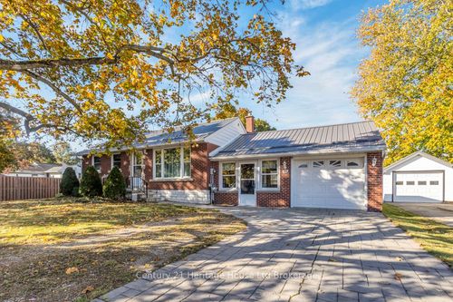 50 Machenry St, Forest, ON, N0N1J0 | Card Image